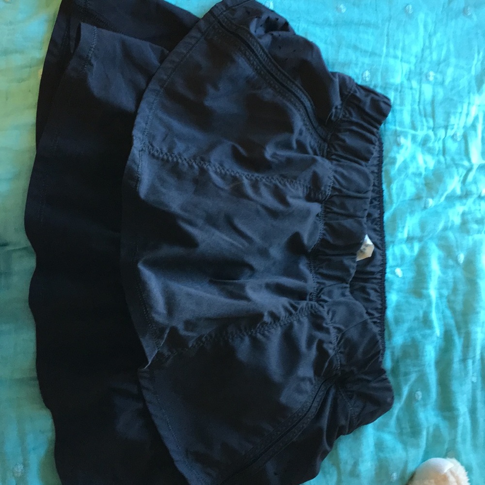 Black lulu skirt